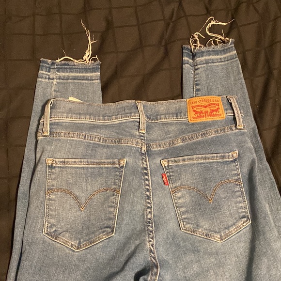 Levi Skinny Jeans - Picture 5 of 5